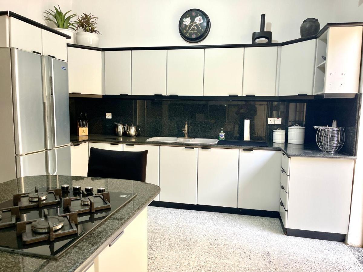 Ta Phyllis - Apartments & Villas With Sunset & Sea Views Għajnsielem Esterno foto